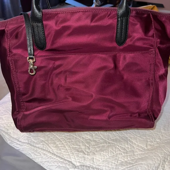 Michal Kors burgundy shoulder bag - Picture 3 of 3